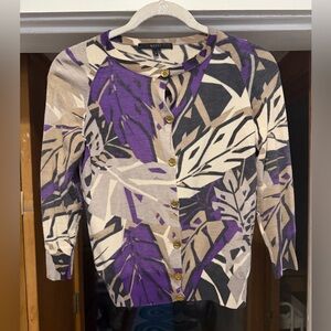 Gorgeous excellent condition Gucci cashmere printed sweater with gold buttons